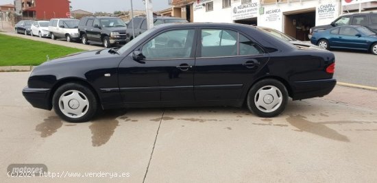 Mercedes Clase E E 240 Classic de 1998 con 152.518 Km por 4.900 EUR. en Madrid