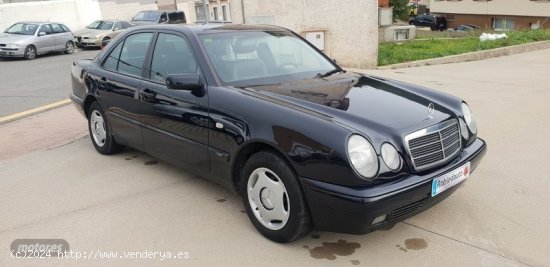 Mercedes Clase E E 240 Classic de 1998 con 152.518 Km por 4.900 EUR. en Madrid