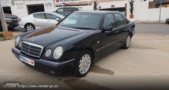 Mercedes Clase E E 280 Classic de 1996 con 163.510 Km por 4.900 EUR. en Madrid