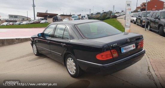 Mercedes Clase E E 280 Classic de 1996 con 163.510 Km por 4.900 EUR. en Madrid