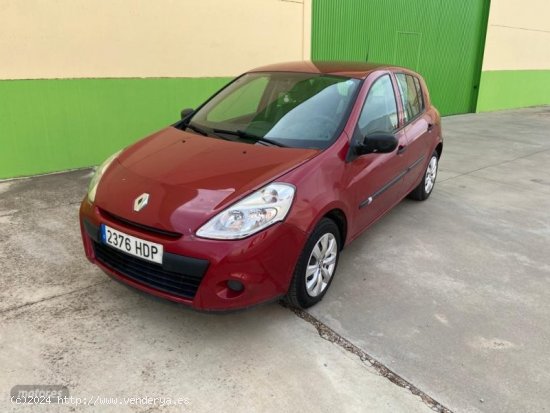 Renault Clio 3 1.5 DCI 85Cv 5P de 2011 con 330.000 Km por 3.990 EUR. en Ciudad Real