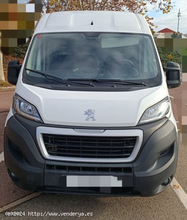 Peugeot Boxer 335 L2 H2 2.2 BlueHDI 130cv de 2020 con 84.000 Km por 33.000 EUR. en Barcelona