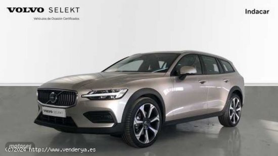 Volvo V 60 V60 Cross Country Plus, B4 (diesel) AWD, Diesel de 2023 con 15 Km por 53.200 EUR. en Alme