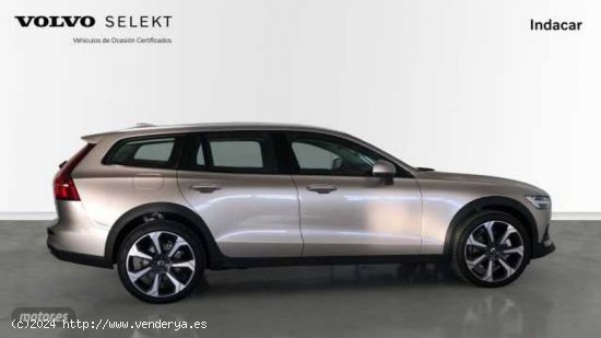 Volvo V 60 V60 Cross Country Plus, B4 (diesel) AWD, Diesel de 2023 con 15 Km por 53.200 EUR. en Alme