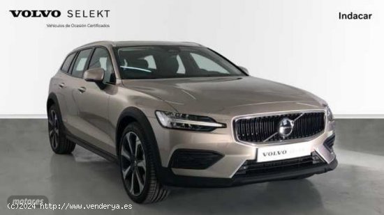 Volvo V 60 V60 Cross Country Plus, B4 (diesel) AWD, Diesel de 2023 con 15 Km por 53.200 EUR. en Alme