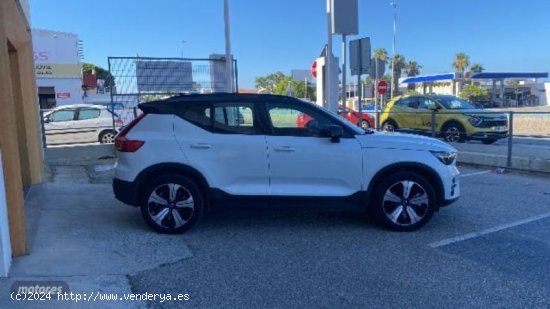 Volvo XC40 RECHARGE TWIN PLUS, ELECTRICO PURO AWD 408 de 2022 con 19.700 Km por 45.900 EUR. en Cadiz