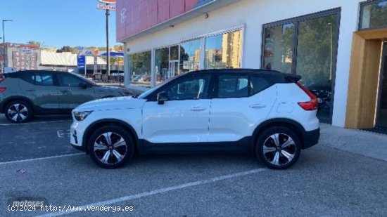 Volvo XC40 RECHARGE TWIN PLUS, ELECTRICO PURO AWD 408 de 2022 con 19.700 Km por 45.900 EUR. en Cadiz