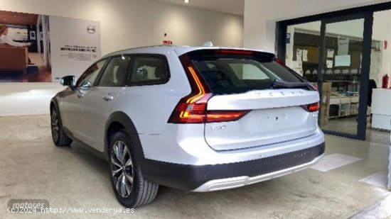 Volvo V 90 V90 CROSS COUNTRY 2.0 B4 D AWD DIESEL CORE de 2023 con 1 Km por 59.500 EUR. en Cadiz