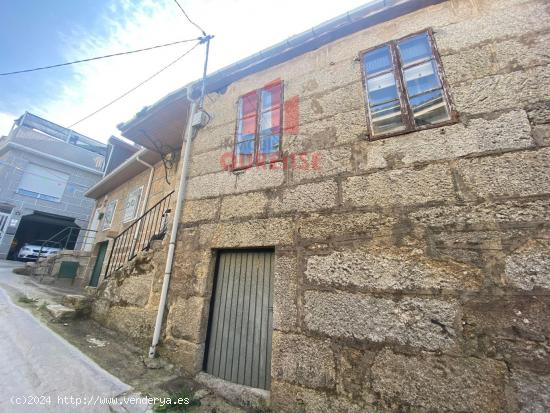 SE VENDE CASA DE PIEDRA EN LA ZONA DE MOREIRAS - ORENSE