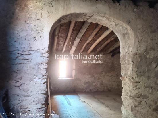 CASA ECONÓMICA PARA REFORMAR EN BENAMER UBICADO EN MURO DE ALCOY. - ALICANTE