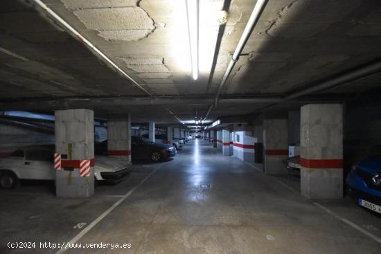 Plaza de párquing en venta coche pequeño - BARCELONA