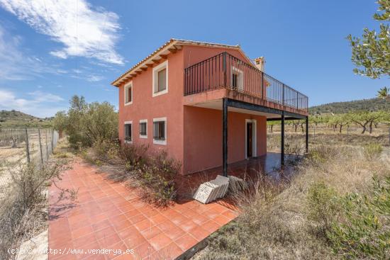  ¡BONITA CASA DE CAMPO EN UN ENTORNO TRANQUILO, RODEADO DE MONTAÑAS Y CAMPO, CERCA DE RELLEU PUEBLO 