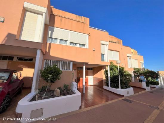 VIVIENDA DE ALQUILER DE SEPTIEMBRE A JUNIO - ALMERIA