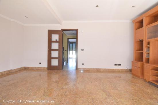 Urbis te ofrece un chalet pareado en venta en Santa Marta de Tormes, Salamanca. - SALAMANCA