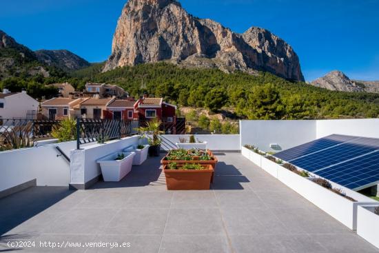 Chalets independientes a estrenar con vistas al mar en Polop (provincia de Alicante) - ALICANTE