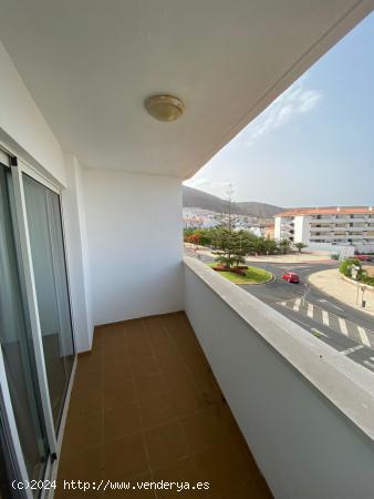 SE ALQUILA APARTAMENTO EN LOS CRISTIANOS - SANTA CRUZ DE TENERIFE