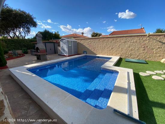 CHALET INDEPENDIENTE CON PISCINA - GUADALAJARA