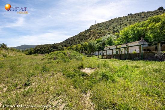 Gran terreno en la Carretera de la Sierra - GRANADA