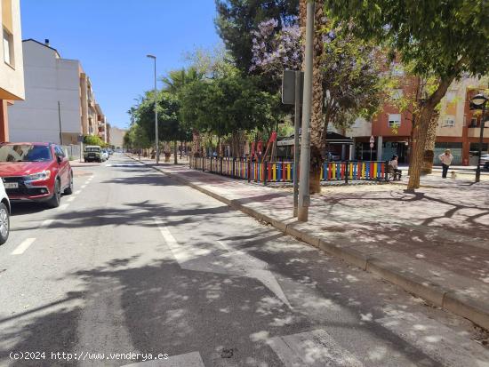 ALQUILER LOCAL COMERCIAL PUENTE TOCINOS - MURCIA