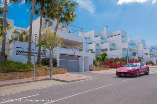  Piso de lujo en urbanización privada. En segunda linea de playa junto las Yucas. - MALAGA 