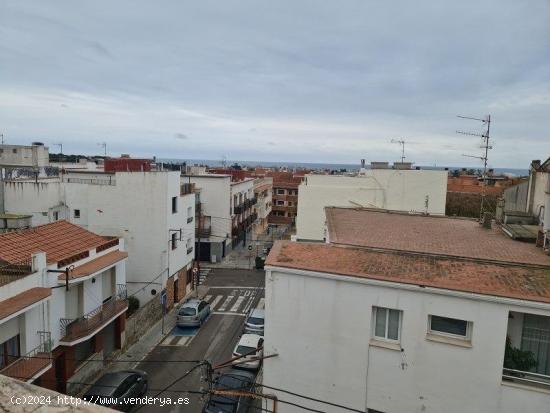 PRECIOSO PISO DE 4 HABITACIONES EN CUBELLES CON VISTAS AL MAR - BARCELONA