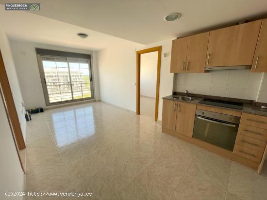 Apartamento de 2 Dormitorios Dobles, Baño, Terraza de 5 m2, vistas despejadas - TARRAGONA