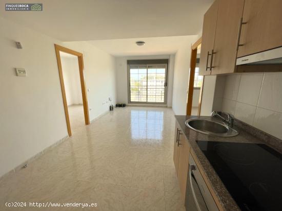 Apartamento de 2 Dormitorios Dobles, Baño, Terraza de 5 m2, vistas despejadas - TARRAGONA