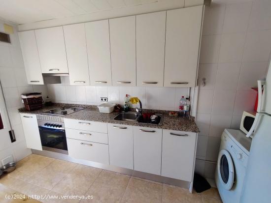 BONITA VIVIENDA CON 3 HAB DOBLES, EN EL CENTRO DE TORREDEMBARRA - TARRAGONA