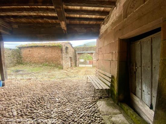 CASA MONTAÑESA CON JARDÍN EN SANTIBAÑEZ - CANTABRIA