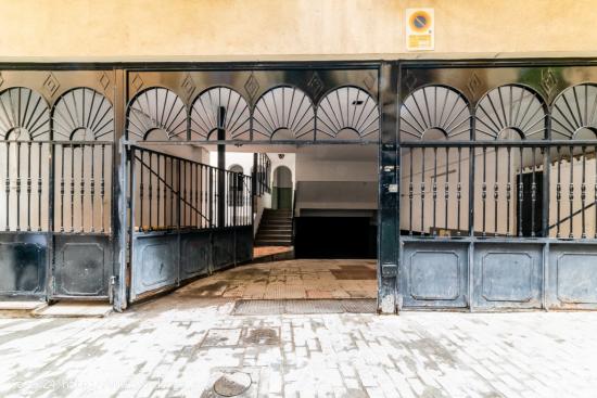 Estupenda plaza de Garaje en el centro de Granada! - GRANADA