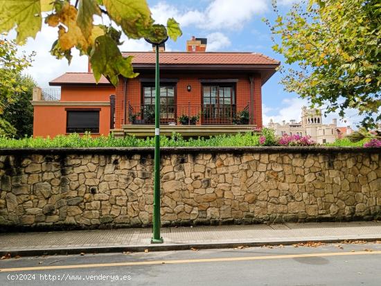 Se Alquila Exclusiva Vivienda con Jardin en Zona Neguri - VIZCAYA