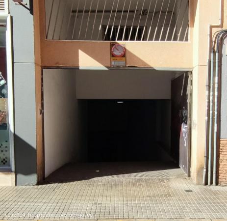 GARAJE CERRADO EN ZONA ESCLAVAS CALLE BENICANENA - PRIMERO DE MAYO - VALENCIA