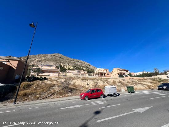 PARCELA URBANA DE 600 m2 - ALICANTE