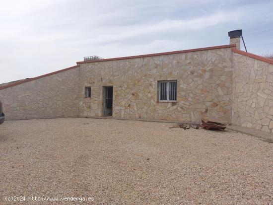  Casa Cueva con tres dormitorios en el Puntarrón - MURCIA 