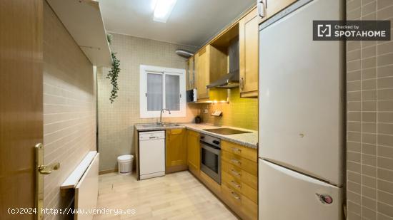 Piso de 4 habitaciones en alquiler en Sarrià - BARCELONA