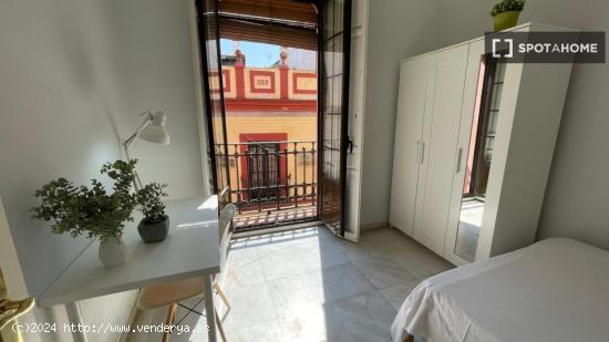 Habitación en piso compartido en Sevilla - SEVILLA