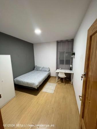  Se alquilan habitaciones en un apartamento de 4 dormitorios en Getafe - MADRID 