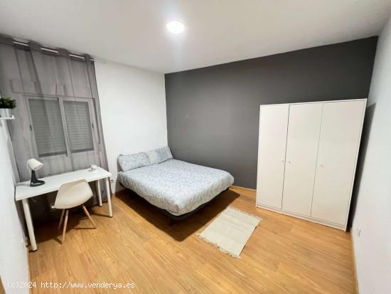  Se alquilan habitaciones en un apartamento de 4 dormitorios en Getafe - MADRID 