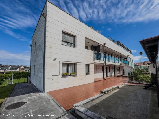 Bajo en Mogro con 2 terrazas  y piscina - CANTABRIA