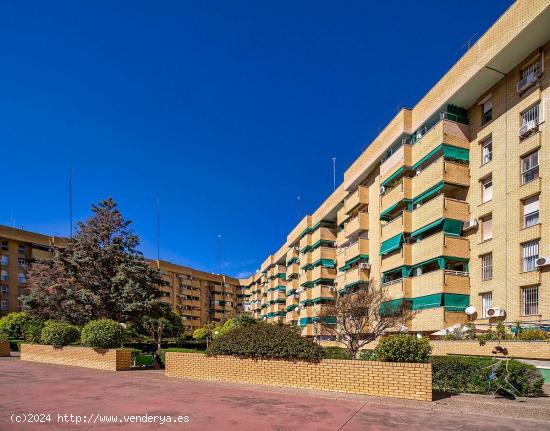 SE ALQUILA LOCAL/TRASTERO EN EL RESIDENCIAL ALHAMBRA - SEVILLA