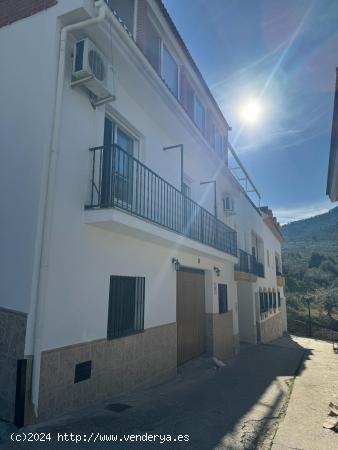 CASA EN TOLOX - MALAGA