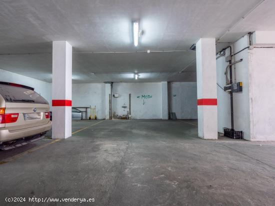 Se vende almacén de 338 m2 con 12 plazas de parking sin división. - LAS PALMAS