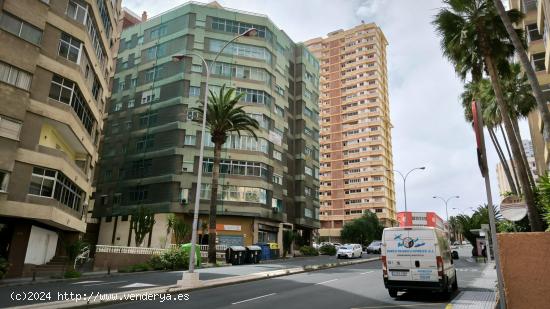 AMPLIO PISO EN LA AVDA DE ESCALERITAS - LAS PALMAS