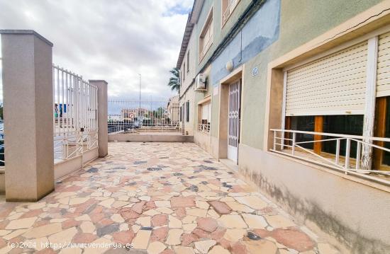  SE VENDE FABULOSA CASA DE DOS PLANTAS EN PINOSO (ALICANTE) SPAIN - ALICANTE 