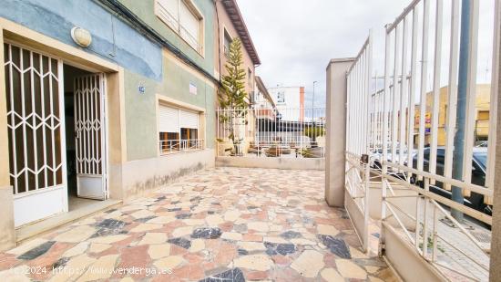 SE VENDE FABULOSA CASA DE DOS PLANTAS EN PINOSO (ALICANTE) SPAIN - ALICANTE