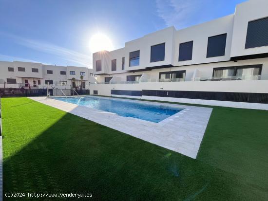 Chalet en complejo residencial en Almerimar. - ALMERIA