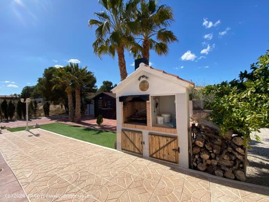 Moderno chalet en una zona muy tranquila de Valle del Sol. - ALICANTE