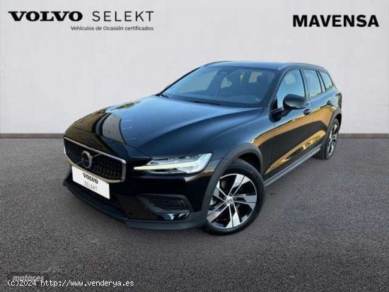 Volvo V 60 V60 Cross Country Core, B4 (diesel) AWD, Diesel de 2023 con 27.408 Km por 43.900 EUR. en 