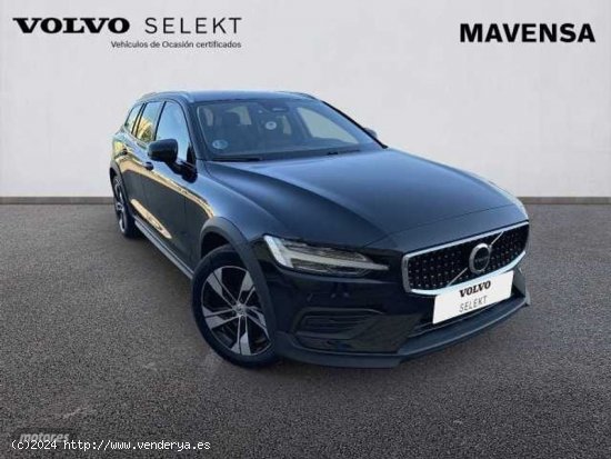 Volvo V 60 V60 Cross Country Core, B4 (diesel) AWD, Diesel de 2023 con 27.408 Km por 43.900 EUR. en 