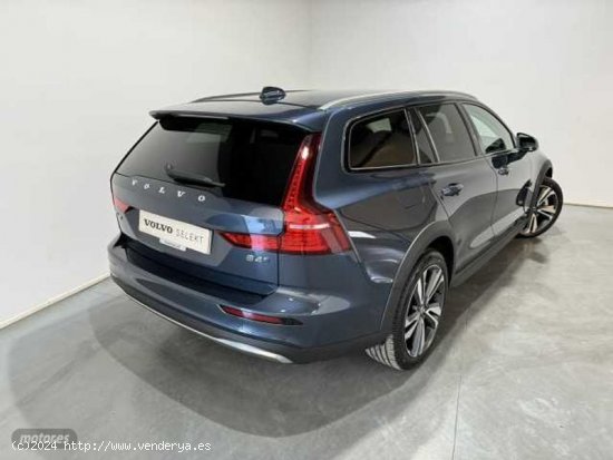 Volvo V 60 V60 Cross Country Core, B4 (diesel) AWD, Diesel de 2023 con 116 Km por 49.800 EUR. en Bad